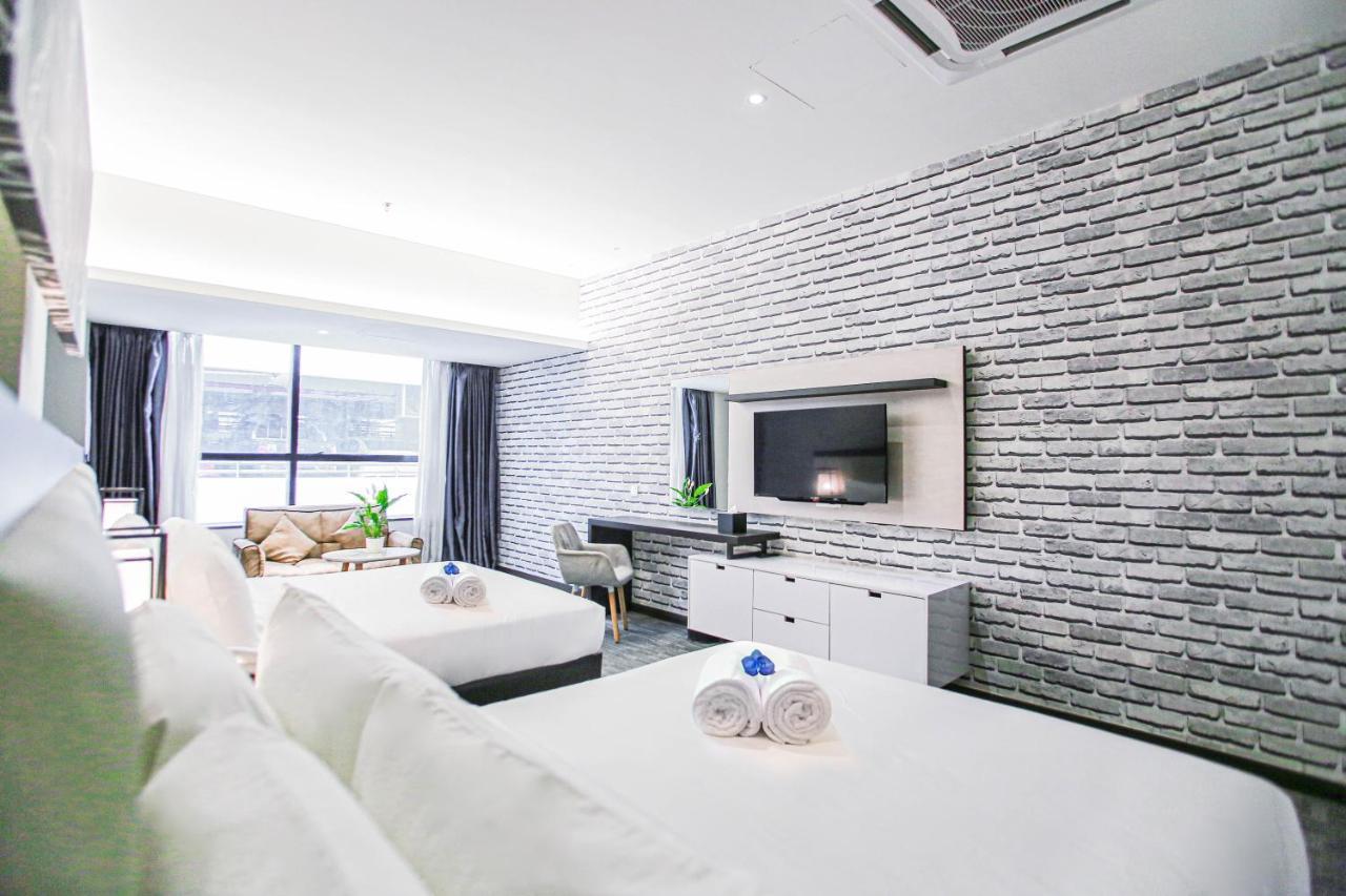 Fives Hotel Dnp 新山 外观 照片