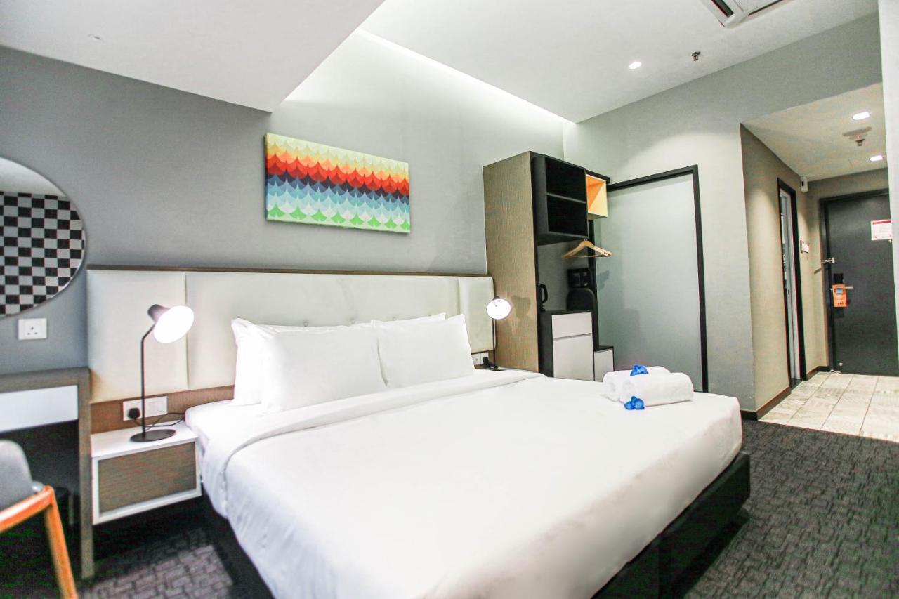 Fives Hotel Dnp 新山 外观 照片